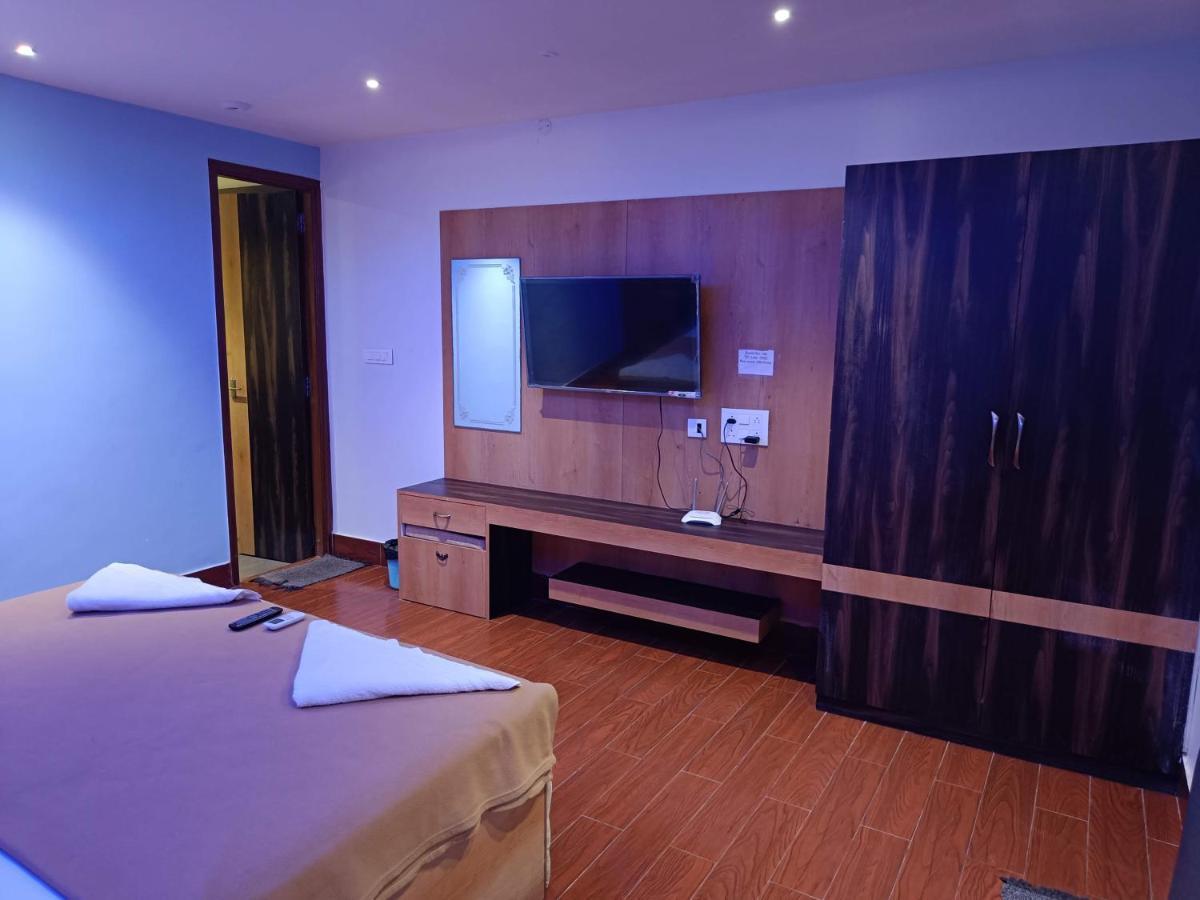Umino Beach Resort Chennai Exterior foto