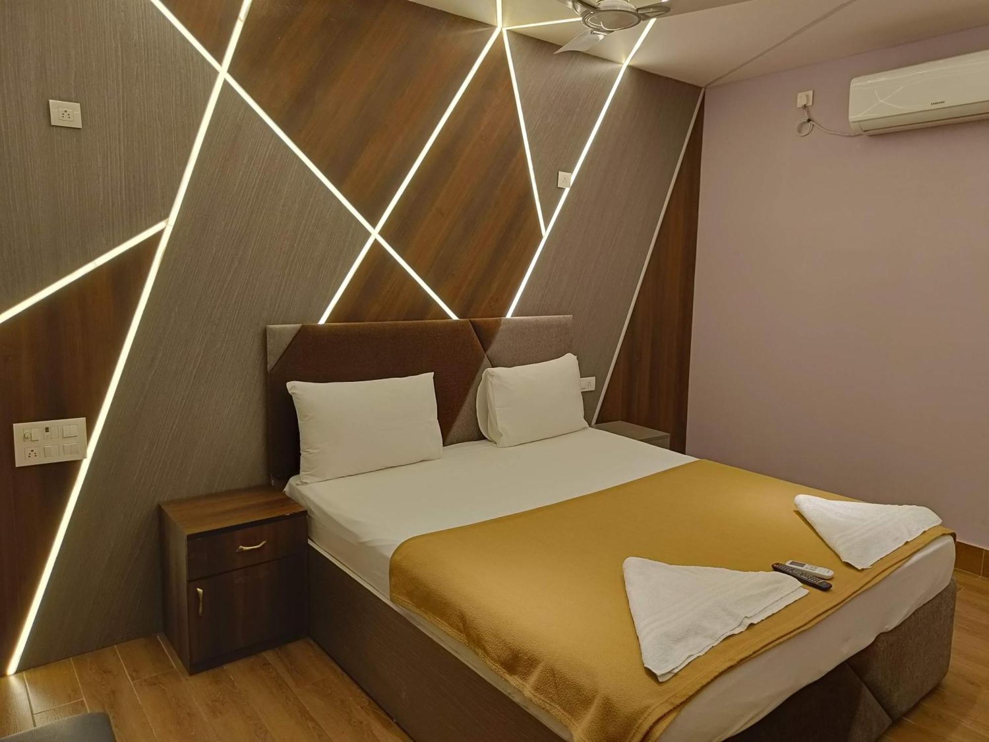 Umino Beach Resort Chennai Exterior foto